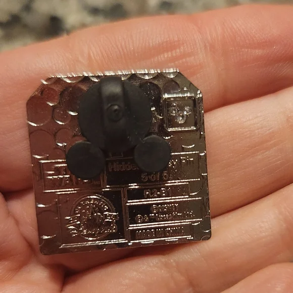 (5 For $30) Disney Pin Star Wars R2-B1 Droid Hidden Disney Pin - Picture 2 of 4